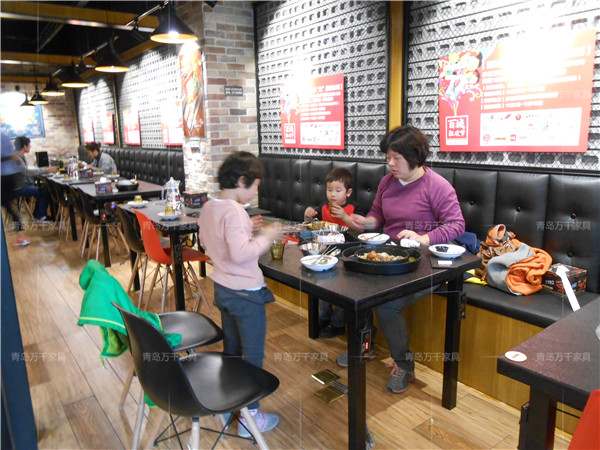  客瑞吉芝士排骨 李村萬達店火燒石餐桌