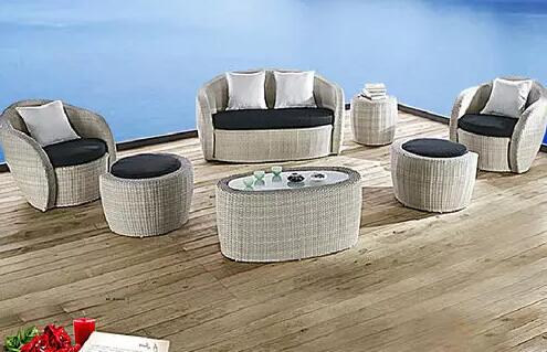 青島戶外酒店桌椅-簡(jiǎn)約現(xiàn)代U型藤椅